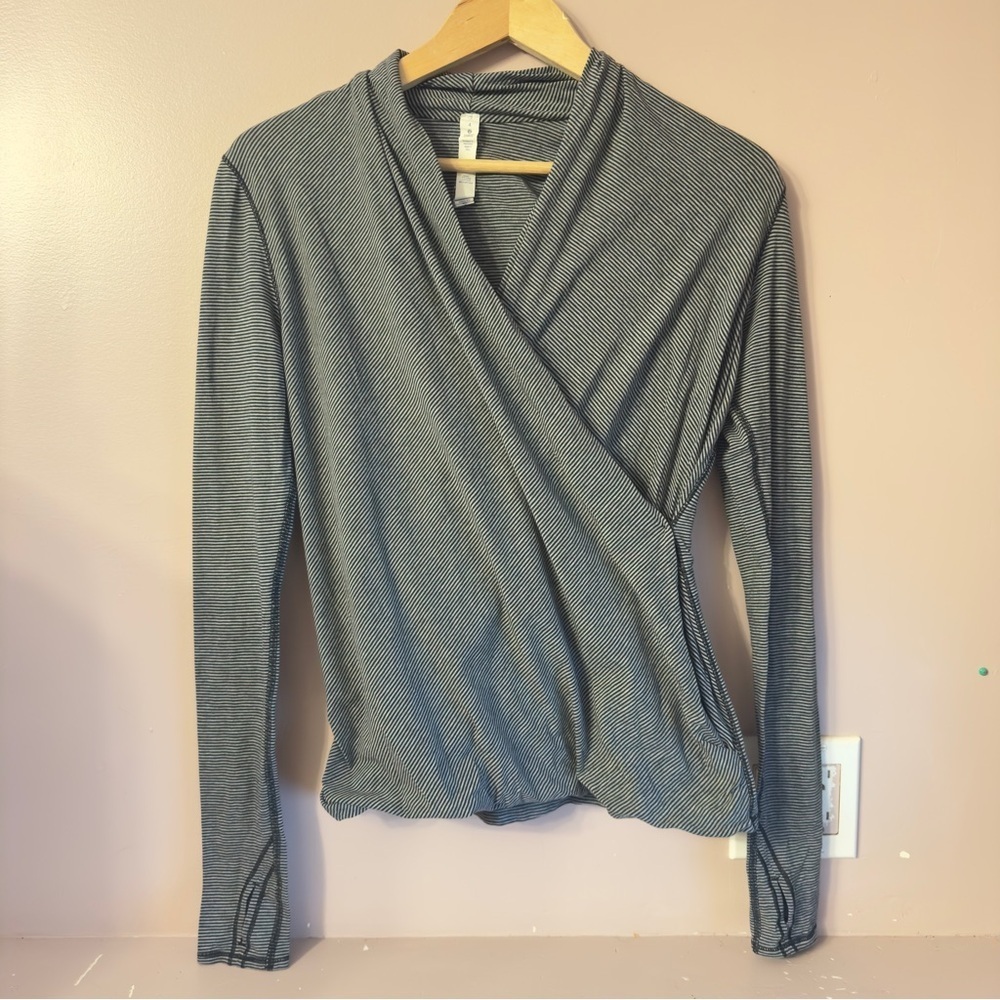 Lululemon Radiant Longsleeve Tonka Stripe Black Heathered Grey Women Size 4 - Picture 4 of 10